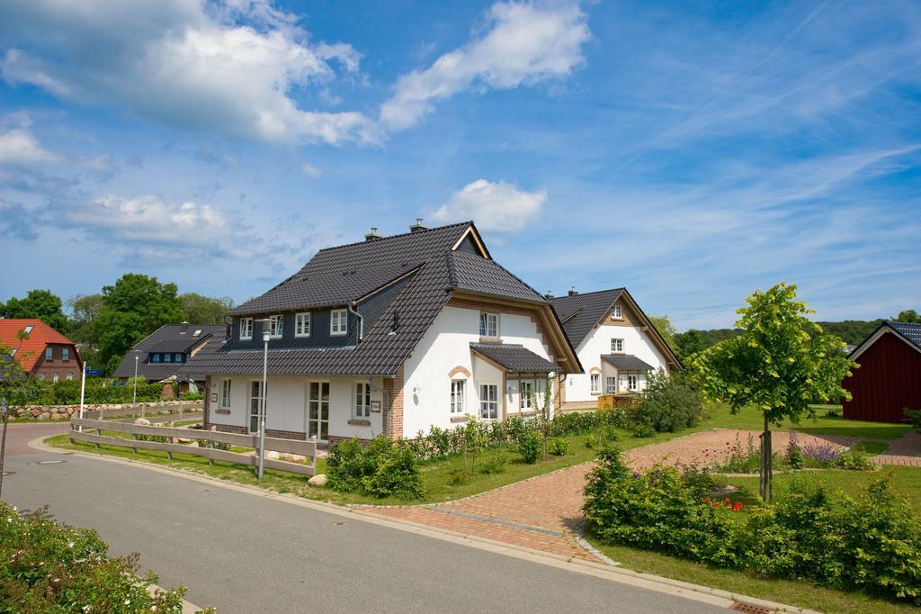 "Gutshofhaeuser" Ferienhaeuser Pendorf Sellin  Room photo