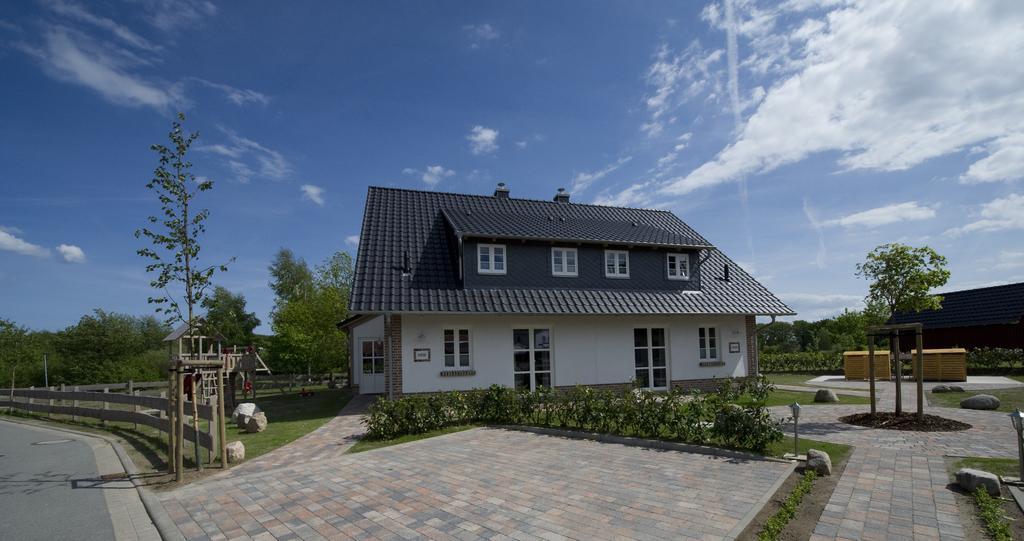 "Gutshofhaeuser" Ferienhaeuser Pendorf Sellin  Exterior photo